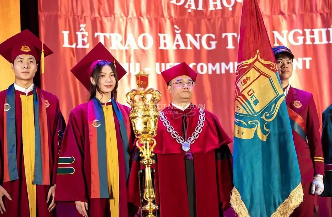 Cho Thuê Áo Cử Nhân Tốt Nghiệp Uy Tín, Lấy Ngay Gò Vấp